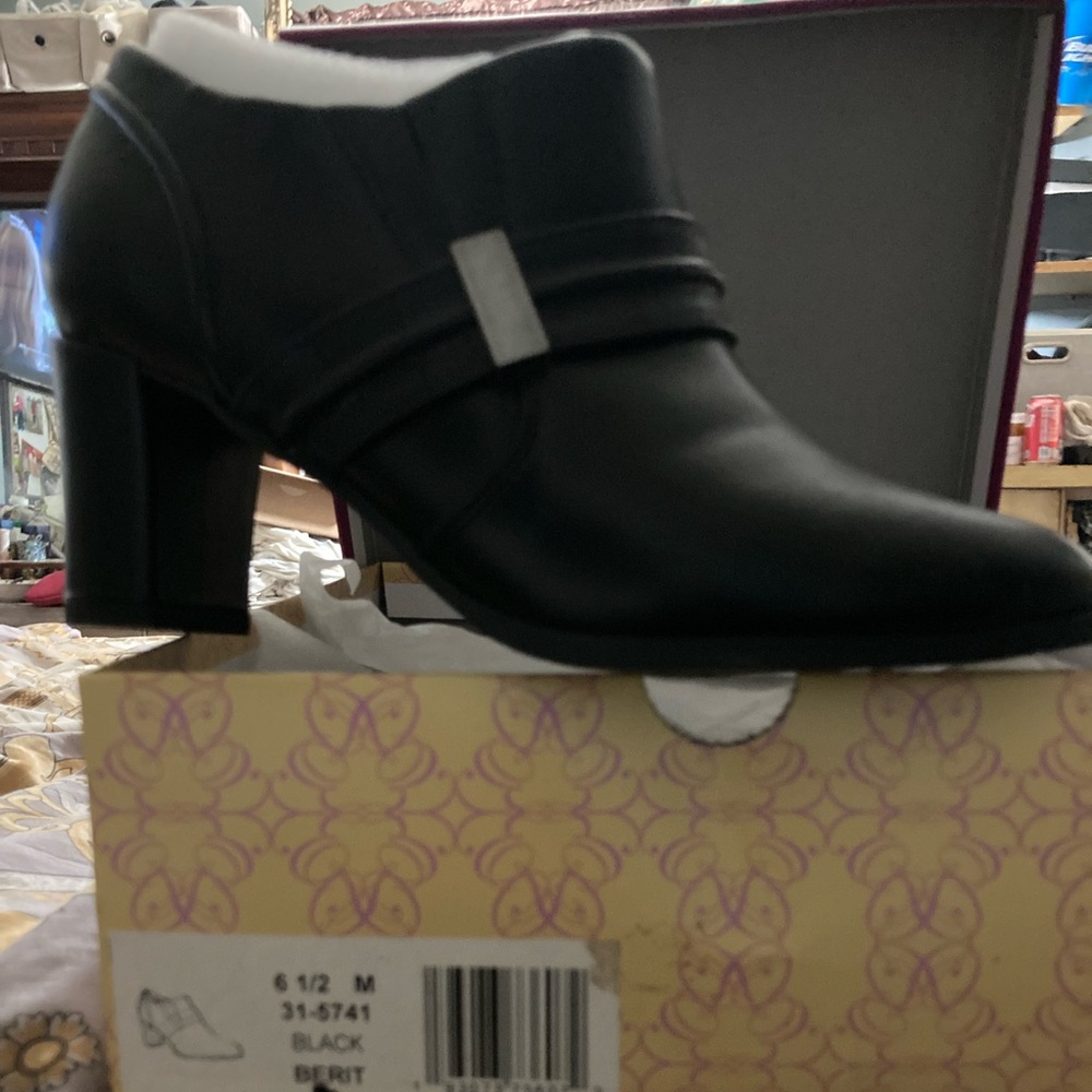 Black pump 6.5
